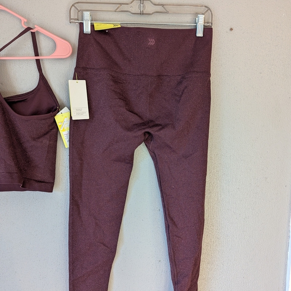 All in Motion Women's Maroon Leggings and Top Set - Picture 8 of 11